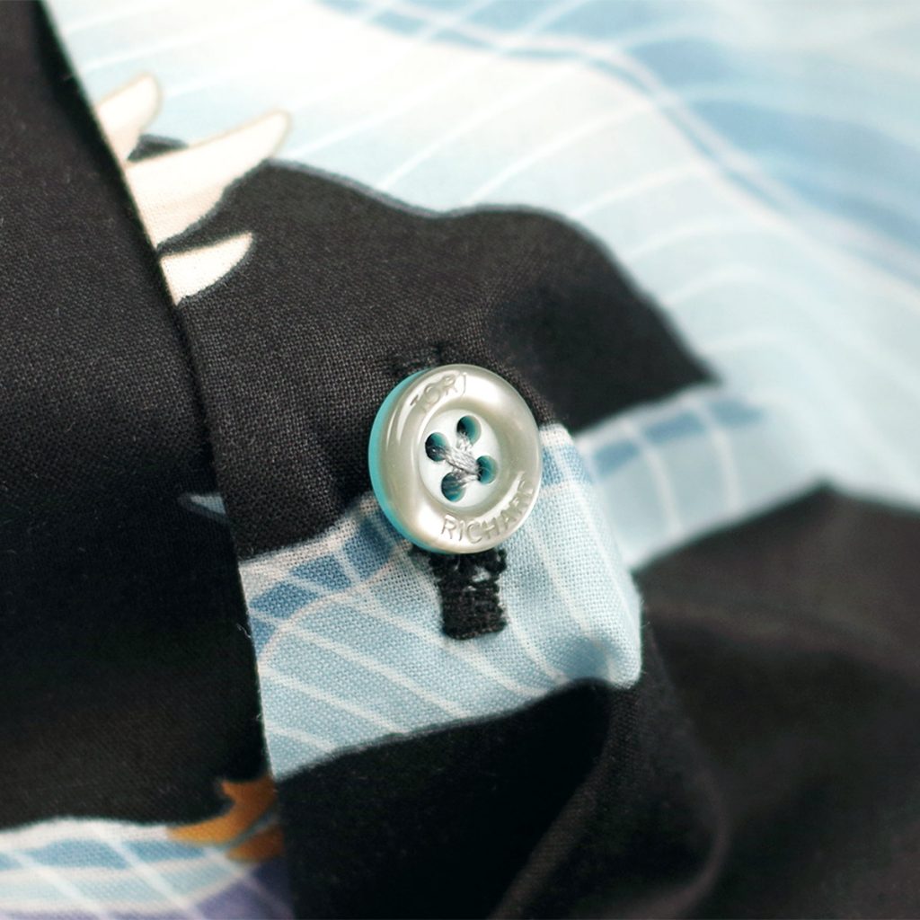 pearlshell-button